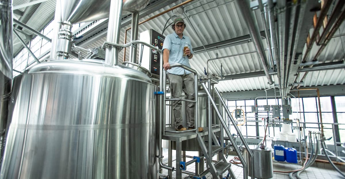 Video Tip: How to Properly Pour a Weissbier